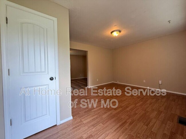 Photo - 1426 W State St