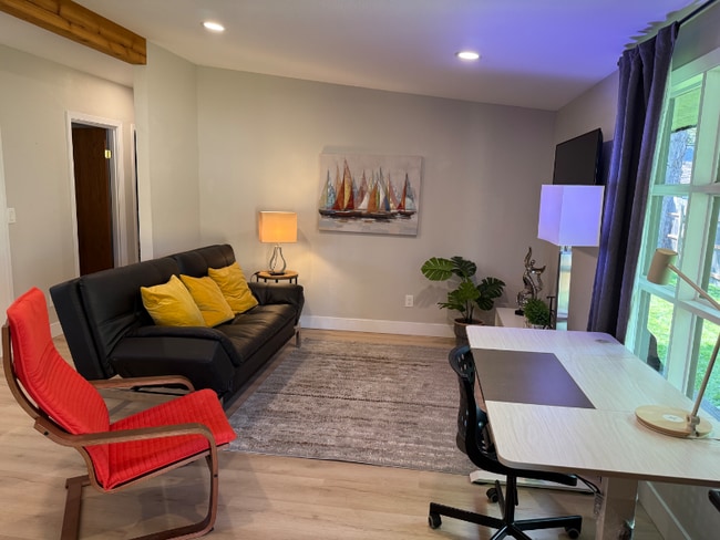 Photo - 945 N 7th St