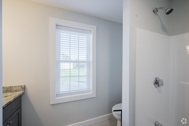 3BR, 2.5BA - 1,428SF - Second Bathroom