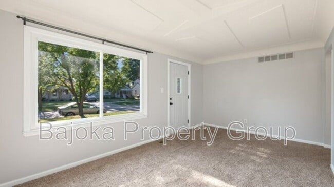 Photo - 6703 Campbell St