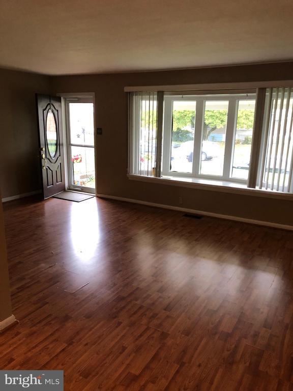 Building Photo - 8550 Tolbut St