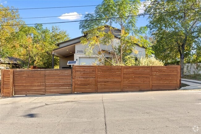 Building Photo - 2115 Uphill Ln Unit A Rental