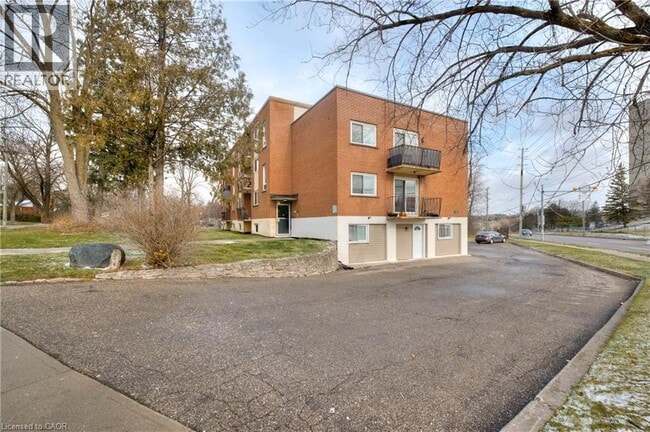 Photo - 371 Dale Crescent Unit 9