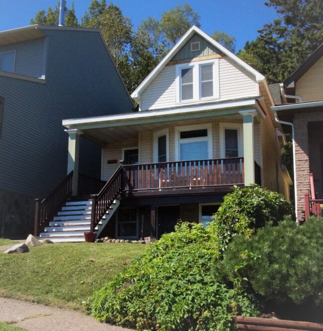 Photo - 209 W 9th St