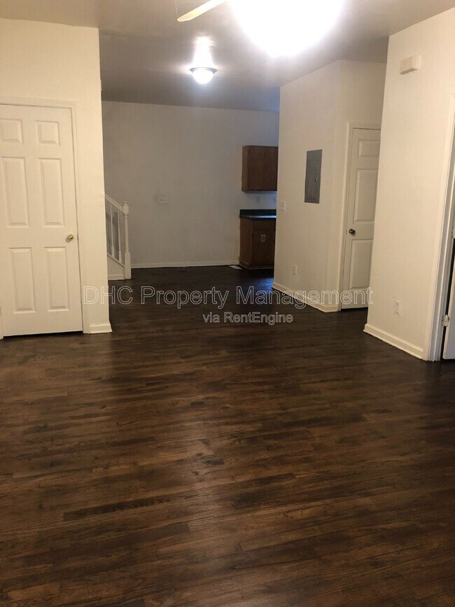 1944 North Ave NW