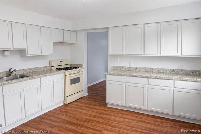 Photo - 1381 E Chesterfield St