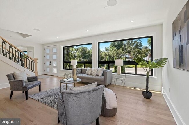 Photo - 5805 Massachusetts Ave