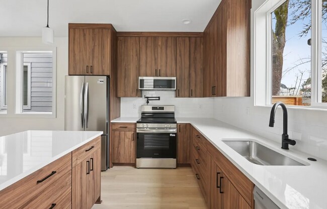 Building Photo - 9552 SW 91st Ave Unit 1