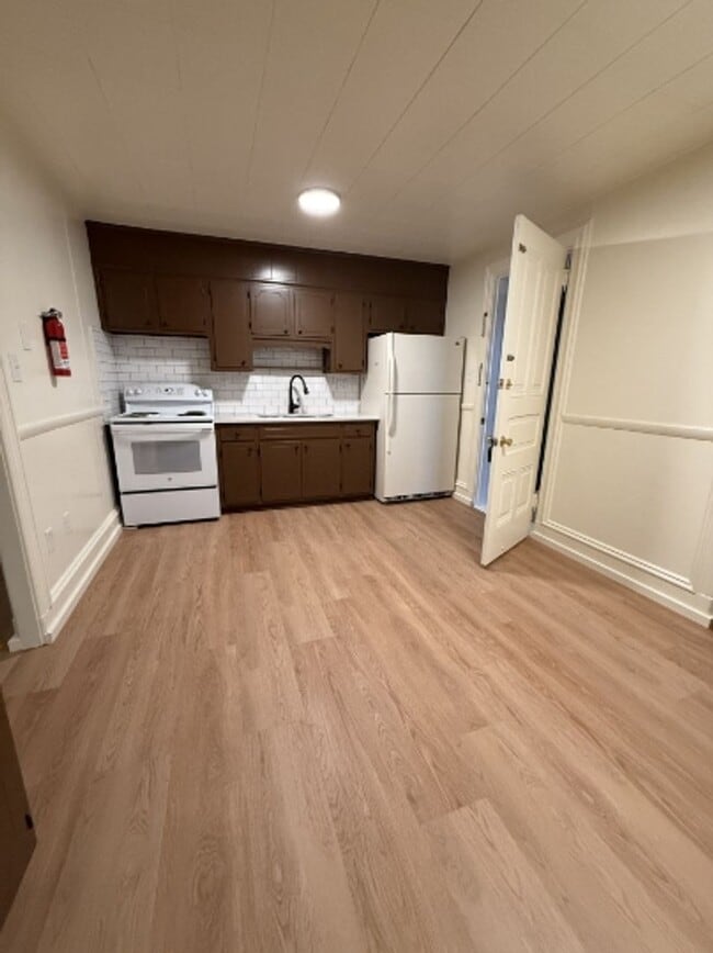 Photo - 243 Old Leacock Rd Unit C