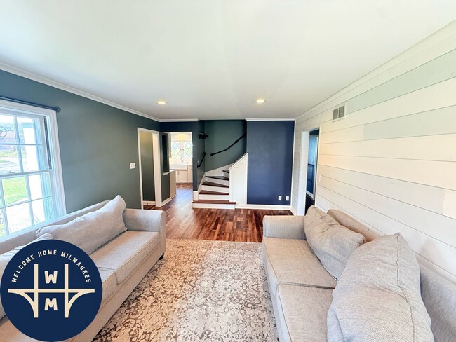 Photo - 10431 W Hillside Ave