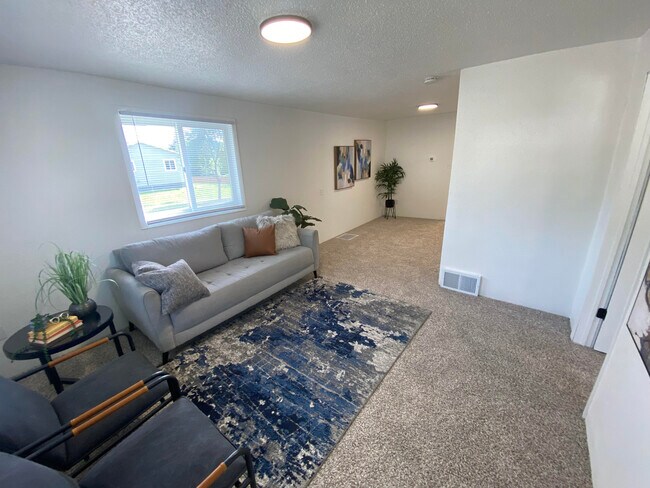 Photo - 413 S Wayland Ave