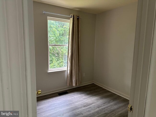 Photo - 241 Merrbaugh Dr