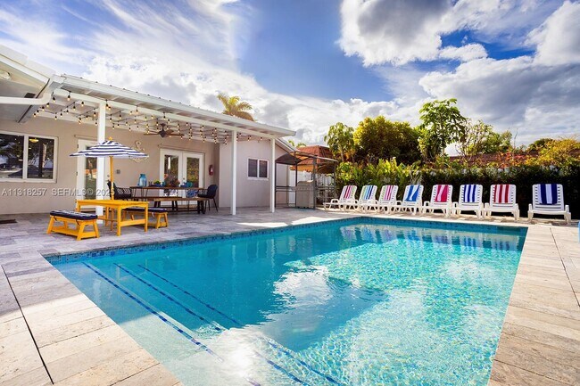 Photo - 833 Washington St