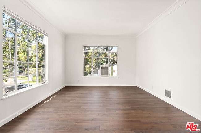 Photo - 9214 Beverly Blvd Unidad 1/2