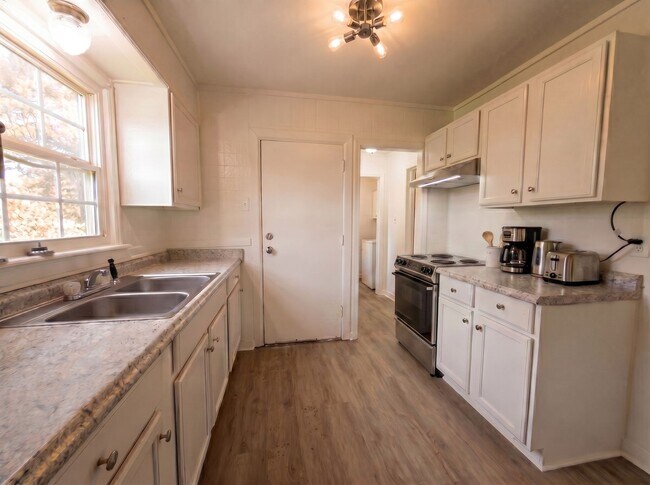 518 Burlington Cir