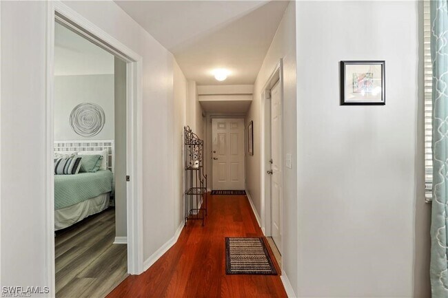 Photo - 300 Robin Hood Cir Unidad 102