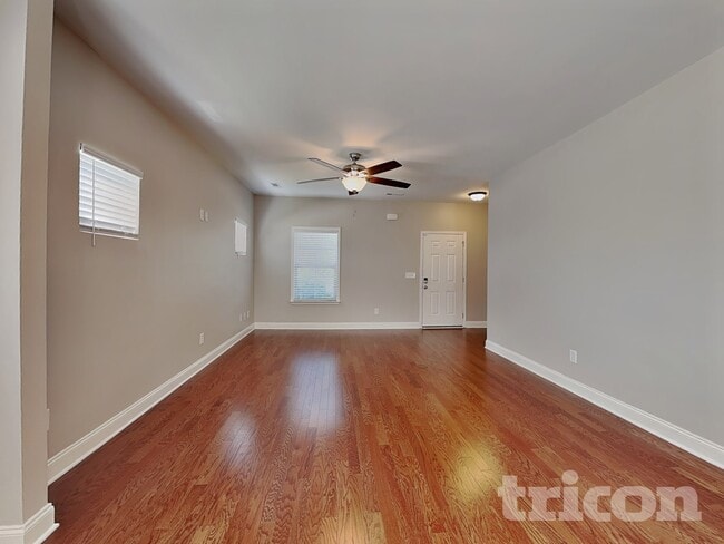 Photo - 1363 Coates Ln
