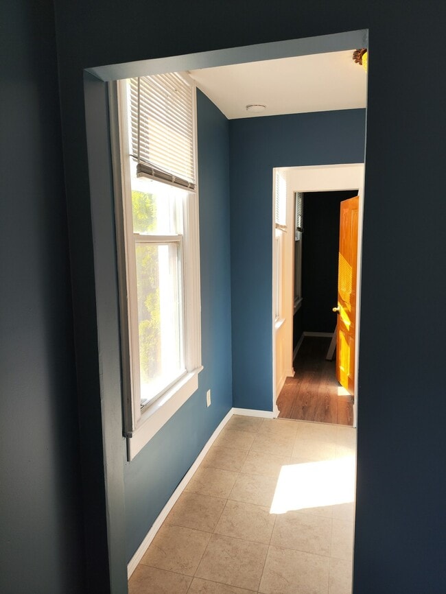 Photo - 104 S Tecumseh St Unit 3