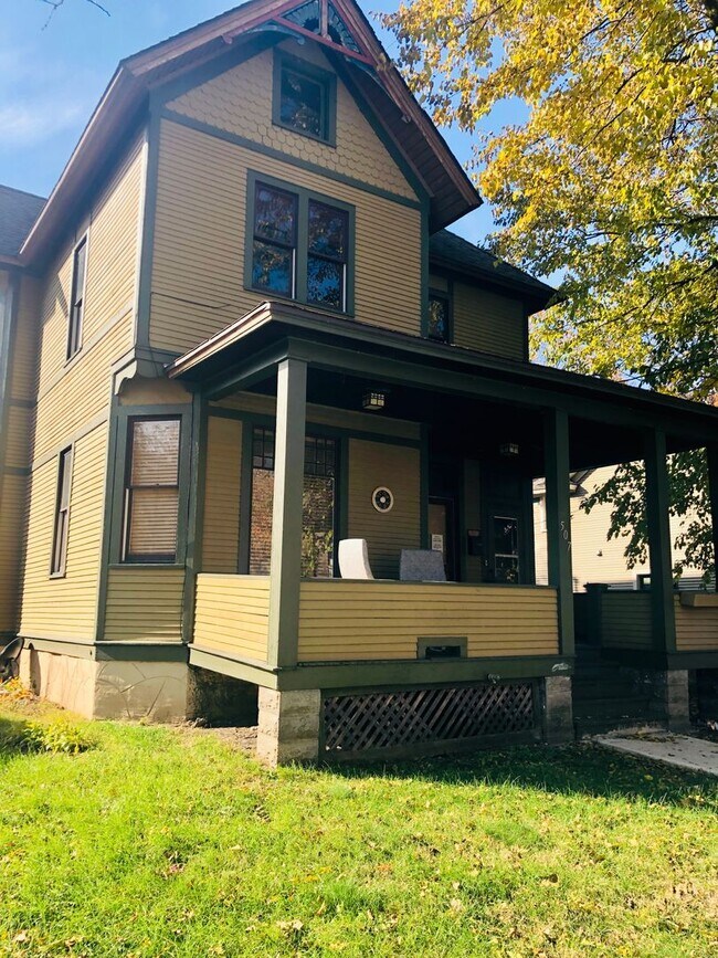 Photo - 507 Oak St Unit 2