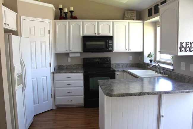 Photo - Must See!! 4 bedrooms 2 baths house in Lay...