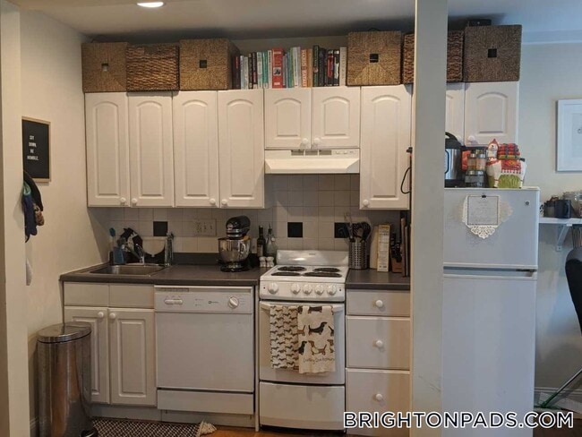 Photo - 199 Strathmore Rd Unit 2