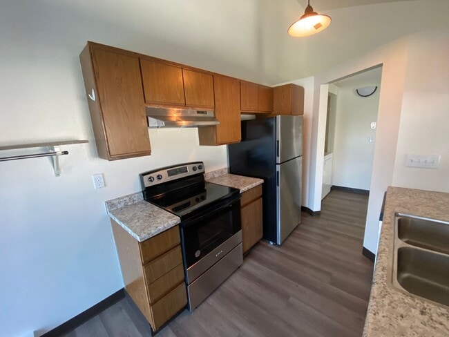 Building Photo - Updated Spacious 3 bed, 1 bath West Fargo.