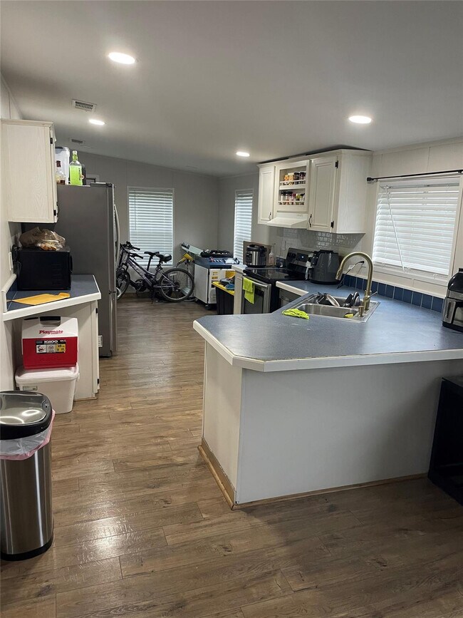 Photo - 5859 SW 29th Ave