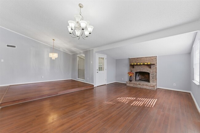 Photo - 1805 Haymeadow