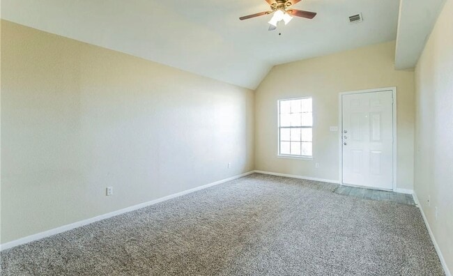 Photo - AVAILABLE NOW! (SECTION 8 ACCEPTED)