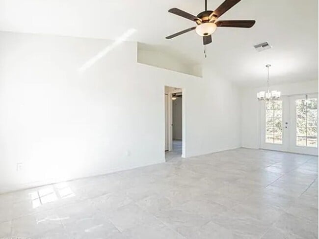 443 Gloria Blvd
