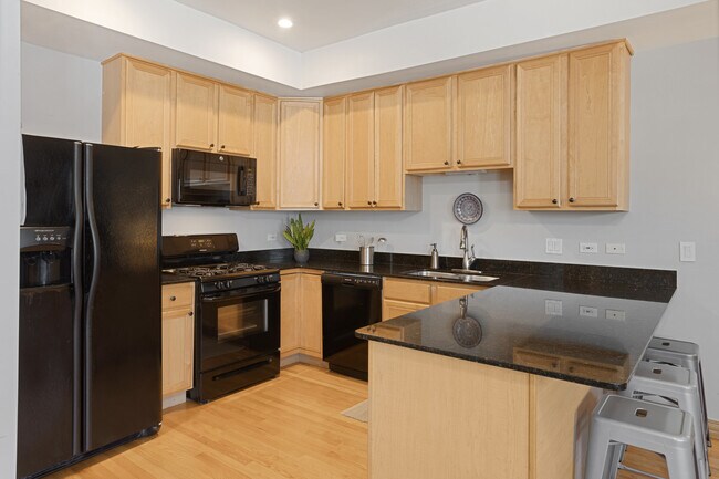 Photo - 2350 N Kedzie Blvd Unit M