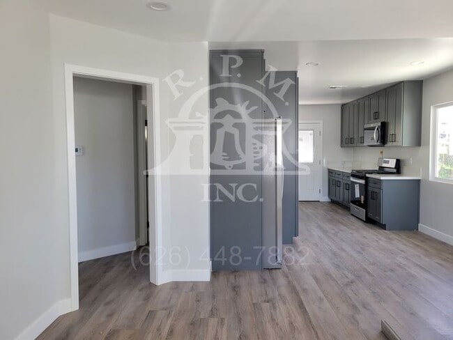 Photo - Modern 3 Bedroom Front House