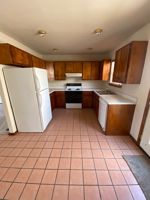 201 E Avenue B