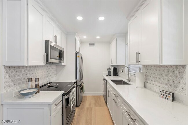 Photo - 1910 Gulf Shore Blvd N Unidad 204