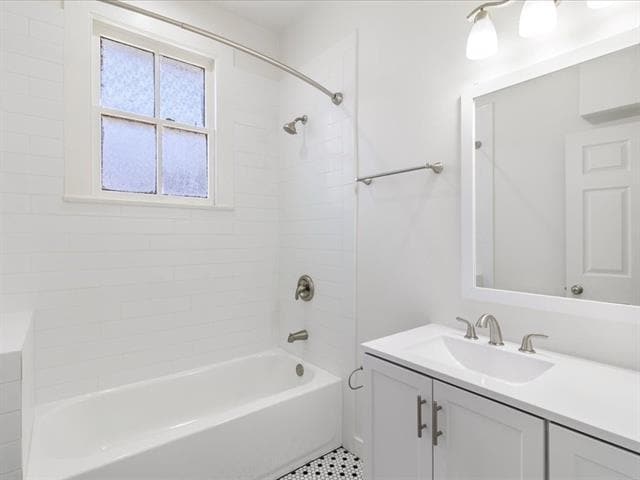 Photo - 325 N Bernadotte St