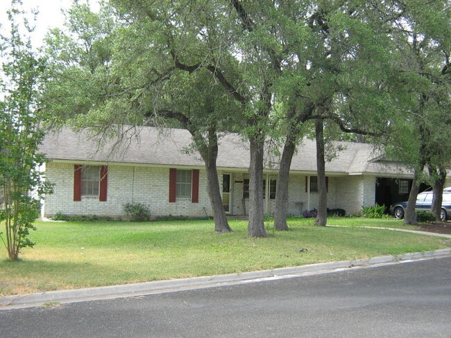 Building Photo - BRICK HOME, NORTH BELTON