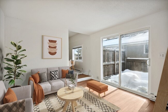 Building Photo - 2704 Garfield Ave Unit 4