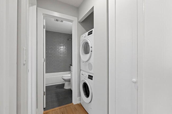 Photo - 516 W Aldine Ave Unit 305