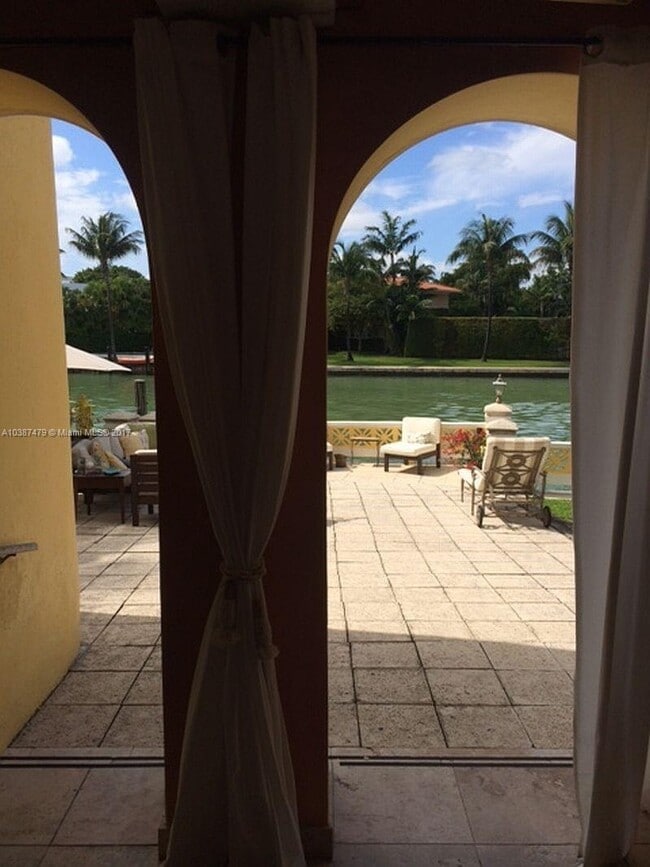 Photo - 4812 Pine Tree Dr Unidad 205