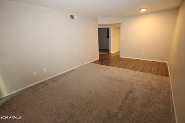 Photo - 3119 W Cochise Dr Unit 106