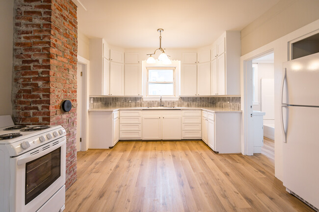 Photo - 140 North St Apartments