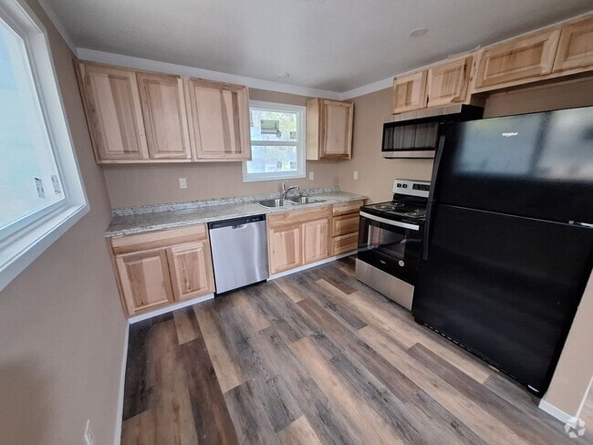 Building Photo - Newly Renovated 2 bedroom, 1 bathroom dupl... Rental