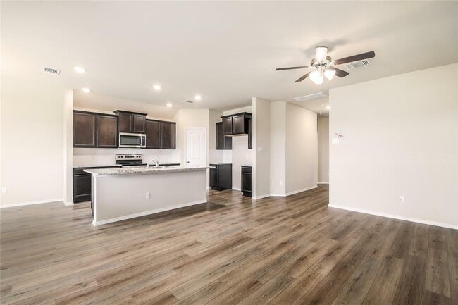 Photo - 401 Yemen Rd