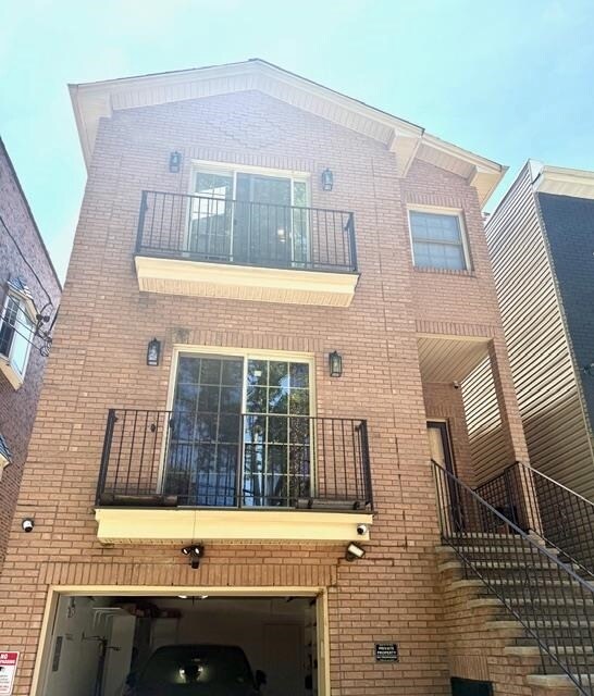 Building Photo - 49 Washburn St Unit 2