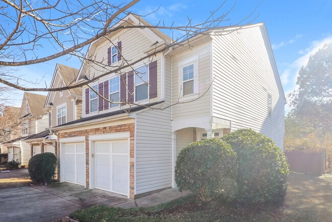 Photo - 900 Gardenia Curve