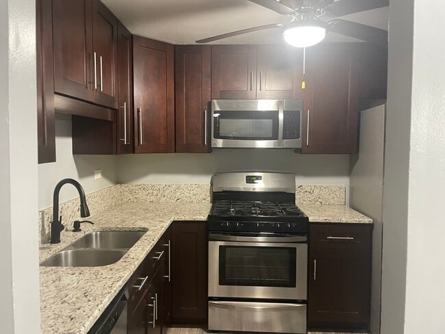 Photo - 225 Barcliffe Ln Unit 225