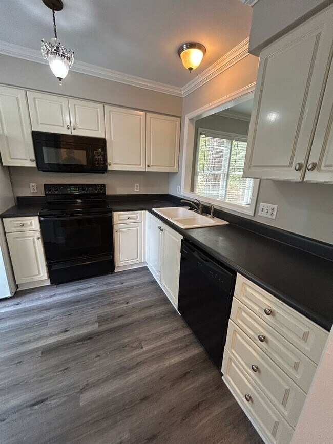 Photo - 1801 Crystal Down Ln