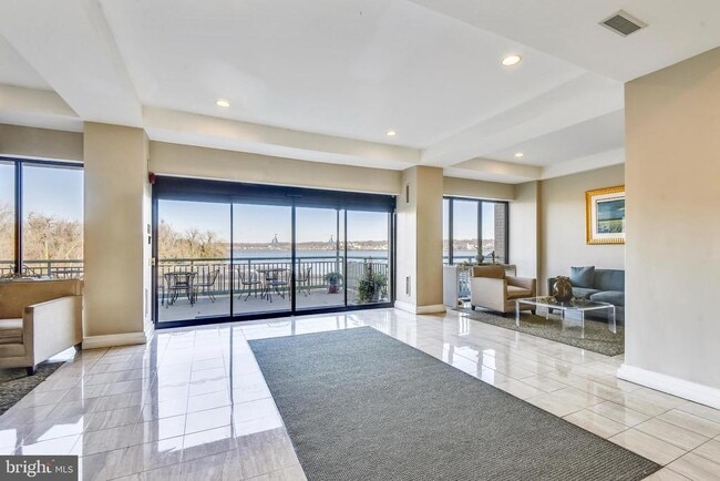 Photo - 501 Slaters Ln Unit 413