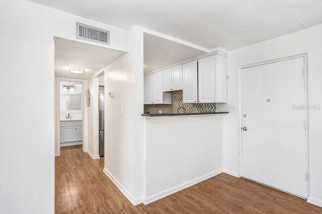 Photo - 2302 S Manhattan Ave Unit 310