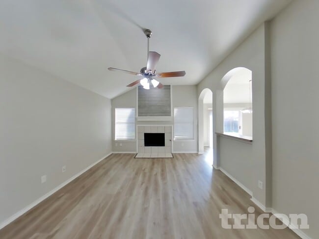 Photo - 113 Galloping Trail